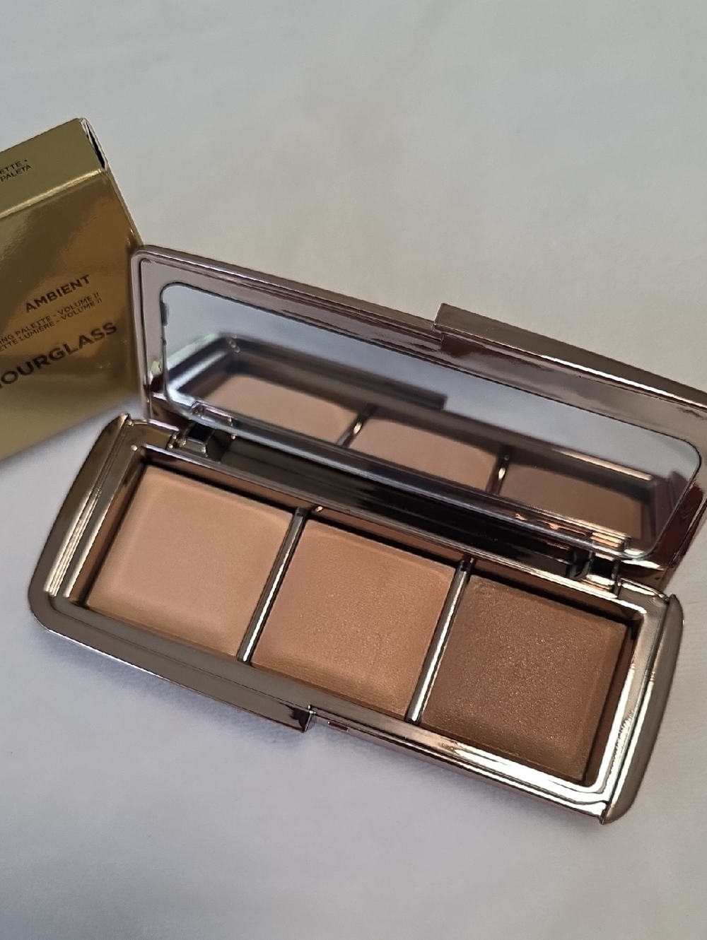 NIB HOURGLASS AMBIENT Lighting Palette Volume 2 II